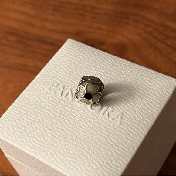 PANDORA - Flower Charm - Picture 4 of 7